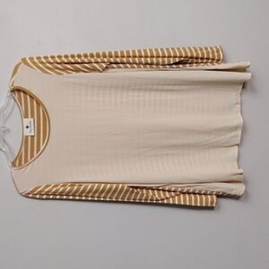 Betsey's Boutique Shop Long Sleeve Top Size Medium